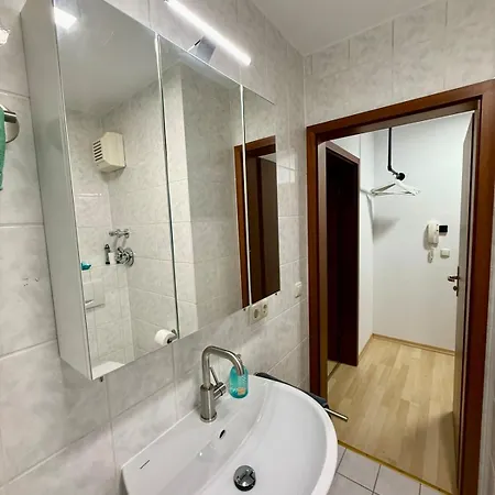 Klinik Nrz & Flugplatznaehe Appartement *